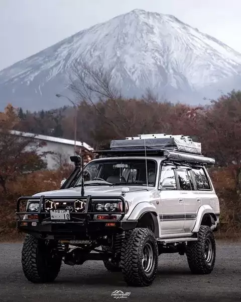 越野入门指南:四驱原理、车型选择与安全准备全解析