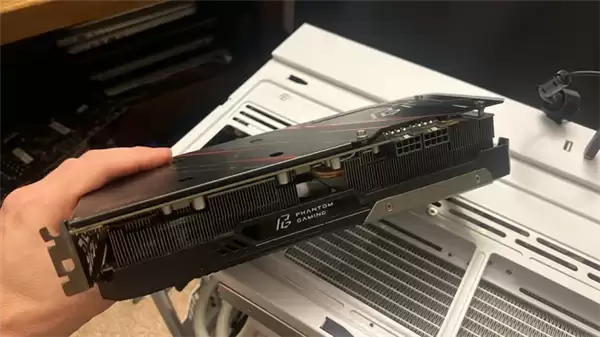 仅花35元就从二手店淘到RX 5700 XT!简单修整即正常用