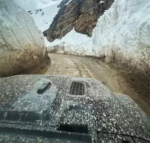 丙察察公路穿越怒江险境:270公里极限自驾指南