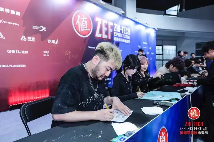 2026ZEF落幕,值得买想做Z世代的“兴趣催化剂”