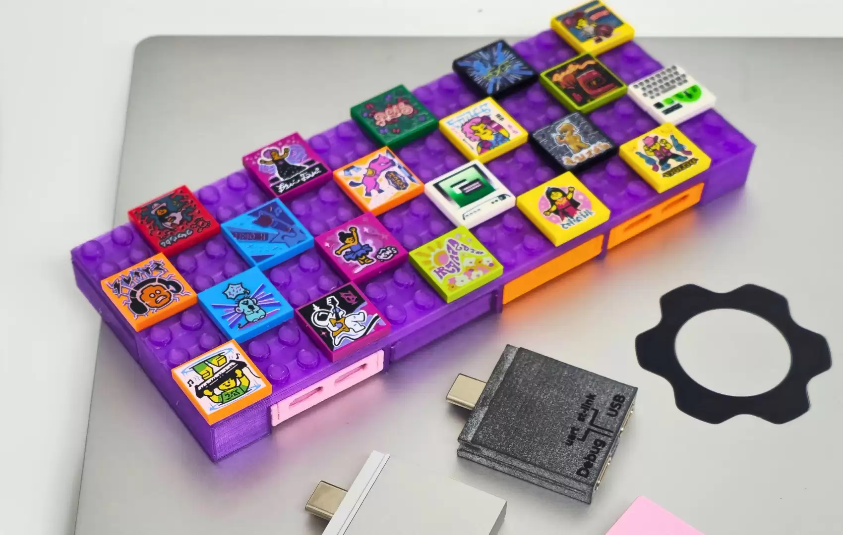 DockFrame 扩展坞原型曝光：扩展 USB-C 生态，支持万用表等组合