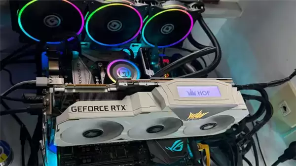 玩家手搓900W显卡怪兽！RTX 2080 Ti魔改Titan RTX：跑分远超3090