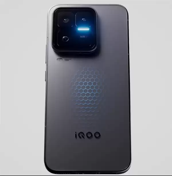 性能最激进的Ultra手机!iQOO 15 Ultra看点汇总