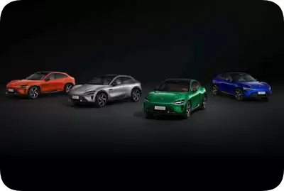 雷军晒给小米员工新春礼物:现场拆出宝石绿小米YU7车模