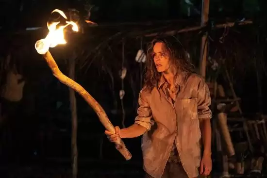 请求救援上映获9分好评：荒岛双人心理博弈叩问人性真相