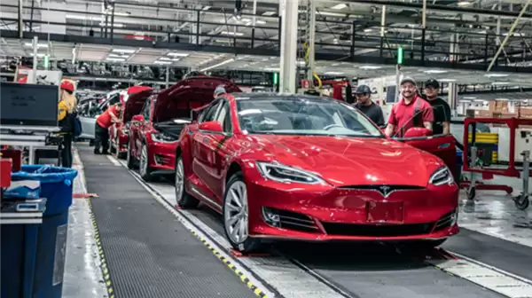 短期內再失大将:特斯拉资深总监离职:已工作近8年