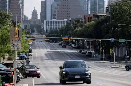特斯拉Robotaxi启动无安全员测试,全无人驾驶网约车加速落地