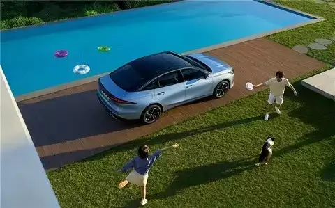 吉利银河L6 EM-i上市:2.9L亏电油耗+140km纯电续航,通勤成本直逼公交