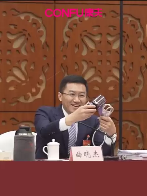 市长现场介绍制造业成果，康夫电吹风彰显“智造”硬实力