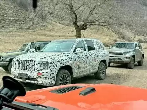 长城坦克800量产谍照曝光，V8混动旗舰预判2026年上市