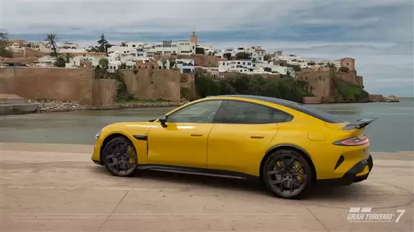 史上第一台中国车!小米SU7 Ultra正式上线《GT赛车7》 官方晒图 质感令人惊叹