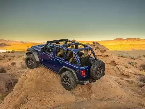 新手越野驾驶四步法:慢—看—选—过安全通行秘笈