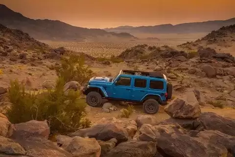 越野方向盘操控四层进阶：从基础逻辑到预判驾驶全解析