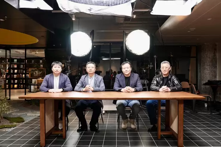 独家对话腾讯云产业生态部杨晨：上任500天，这位船长如何带伙伴用AI穿越「求生焦虑」？