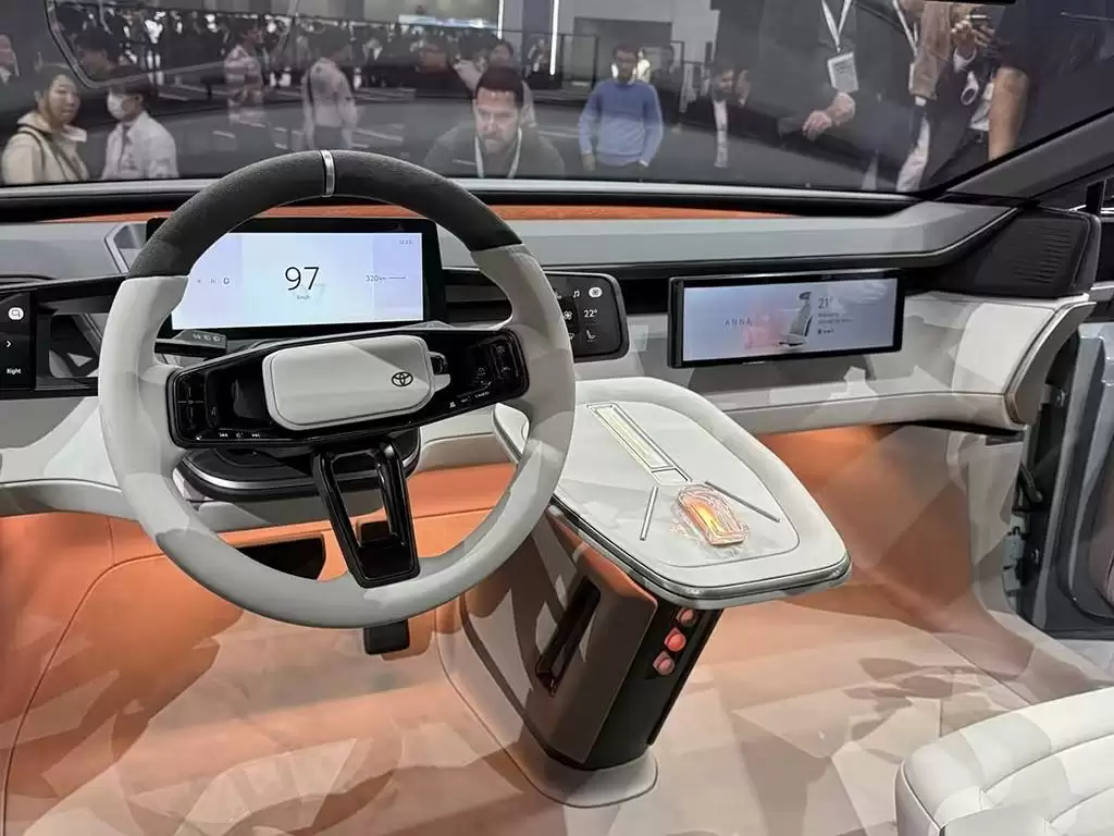 全新卡罗拉概念车内饰