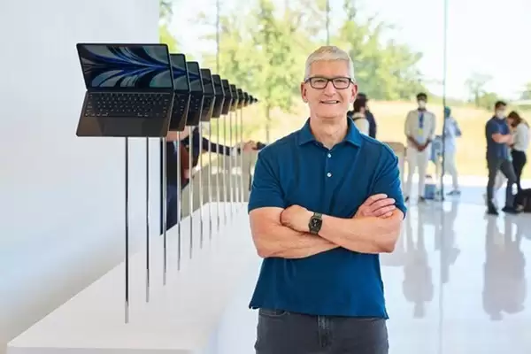 苹果2026财年Q1财报未公布CEO继任人选,库克留任,特努斯成热门接班人