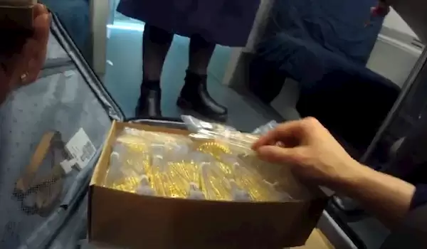 12公斤黄金落在高铁上 价值上千万 列车长：工作20多年捡的最贵的