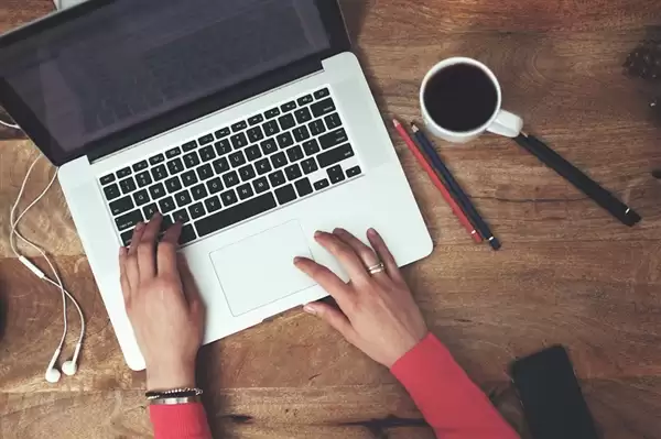 多地曾发文鼓励2.5天休假模式：周五就上半天班