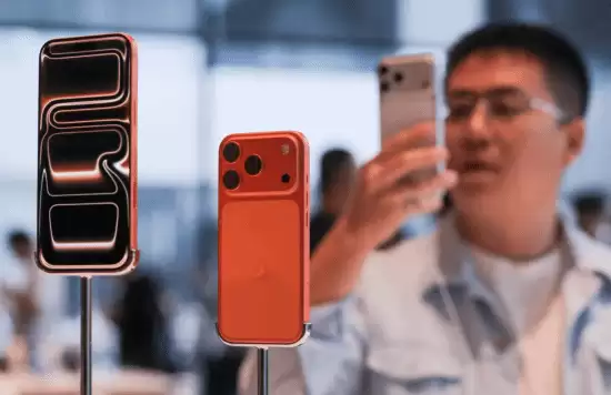 iPhone 17系列热销创纪录，中国销量激增38%带动苹果业绩大幅增长