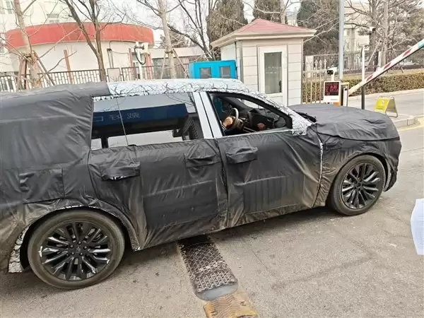 理想L9换代内饰曝光：取消安全驾驶屏，2026年上市售价不变