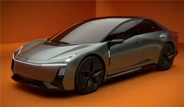 丰田发布全新卡罗拉概念车：俯冲溜背设计，混动/纯电三动力，2026年量产