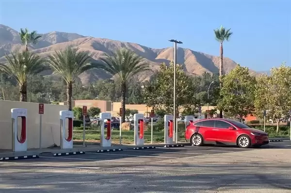 告别充电焦虑 国家能源局:2027年底将建成2800万个充电设施