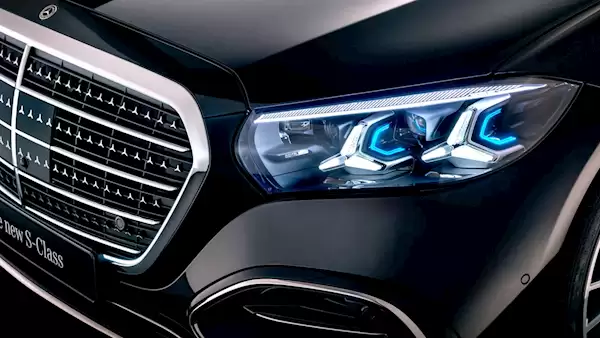 新款奔驰S级车灯搭载5万颗LED:照射距离605米 照明区域提升40%