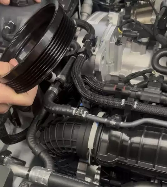 赵女士提车10天朗逸Pro发动机曲轴皮带轮脱落，索赔退换遭拒