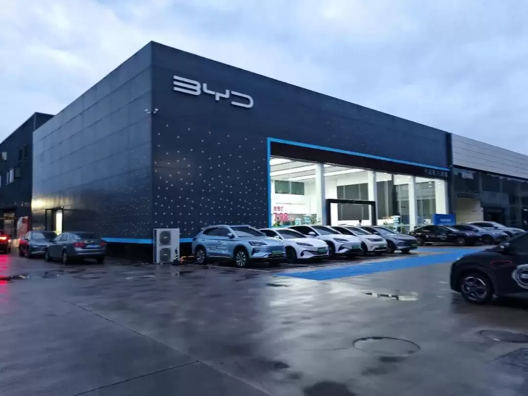 鸿蒙智行、小米登顶，零跑失榜一，2026新能源开局“冷热交织”