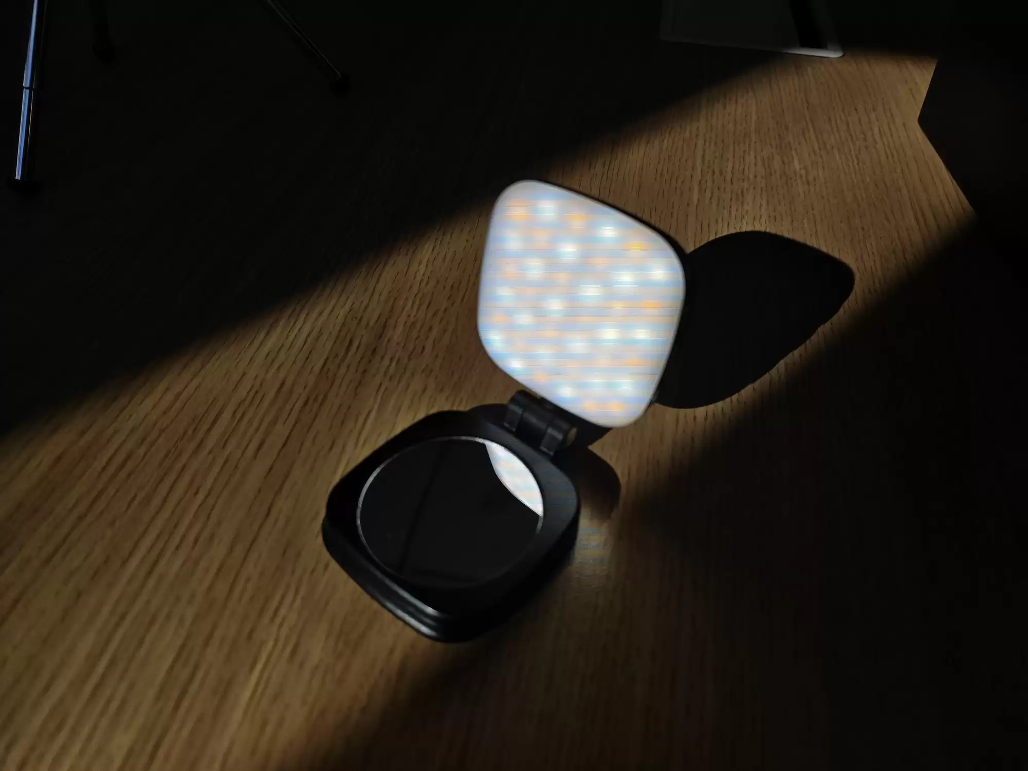 iQOO 15 Ultra邀请函暗藏玄机，性能旗舰2月4日登场