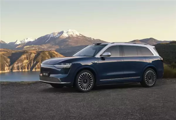 车企承压！中国新能源汽车遇三重冲击：单车成本飙升7000元