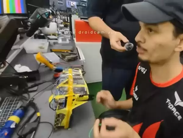 显卡PCB被打个洞还能用!巴西大神神级修复:成功点亮还拿下世界纪录