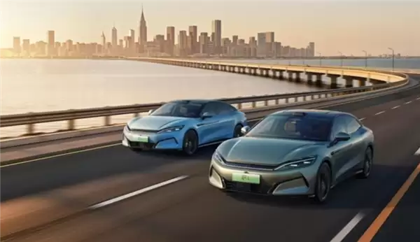 车企承压！中国新能源汽车遇三重冲击：单车成本飙升7000元