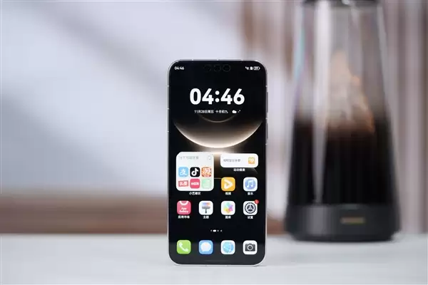 华为Mate 90系列核心配置首曝！率先商用新一代OLED 国产自主可控