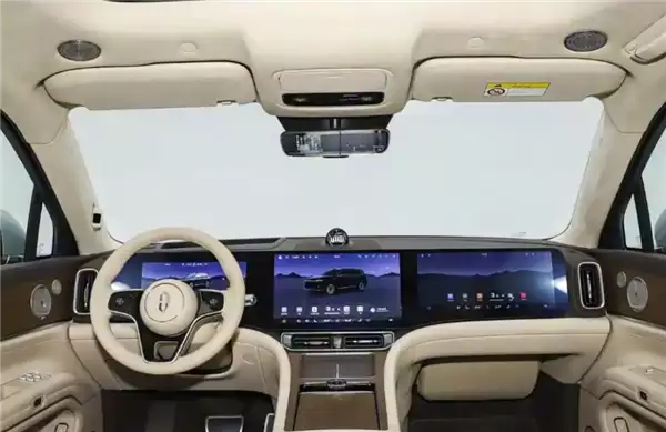 重仓50万级MPV市场格局!智界V9内饰细节曝光:堪比拟头等舱