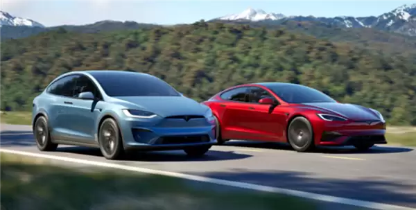 左側控車右側生態!特斯拉CarPlay佈局曝光:採用窗口化共存模式