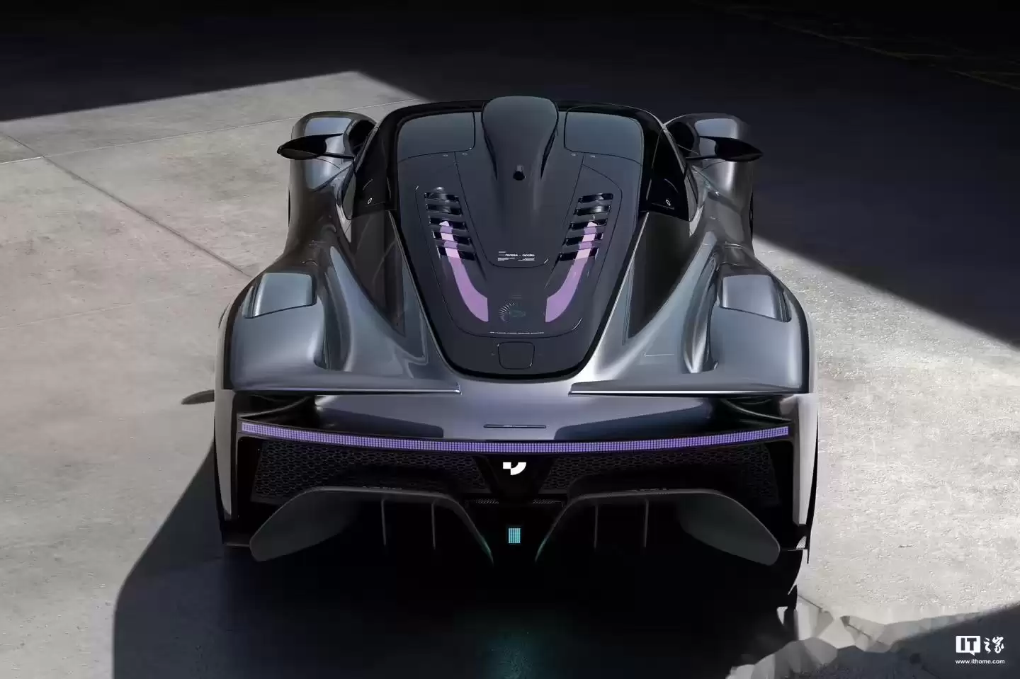 极越ROBO X原型车海外亮相，此前计划2027年量产