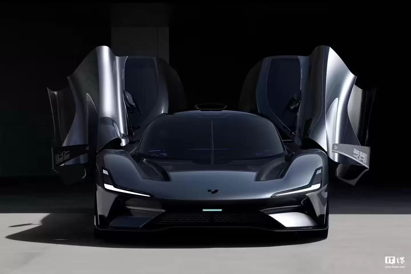 极越ROBO X原型车海外亮相，此前计划2027年量产