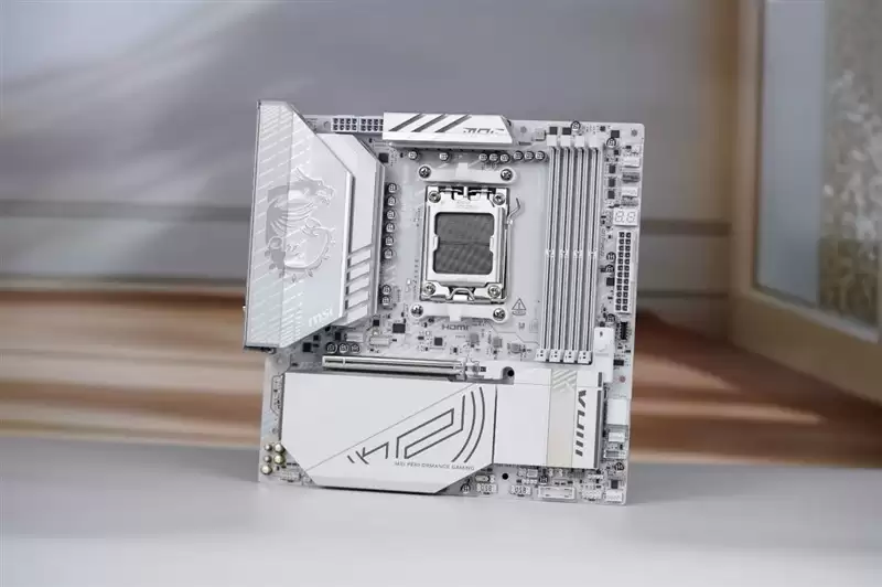 微星发布首款全白M-ATX主板:B850M EDGE TI MAX WIFI刀锋钛