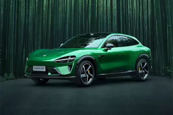 雷军介绍小米车身扭转刚度试验台:把车身拧毛巾一样扭转形变