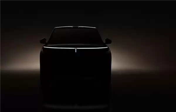 魏牌全新旗舰SUV预告图发布！馈电4.7秒破百 纯电续航400公里+