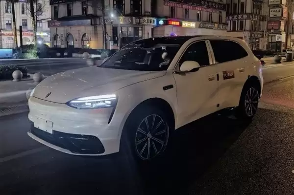 问界M6即将发布:年轻化三口之家专属,增程/纯电双驱+激光雷达新旗舰