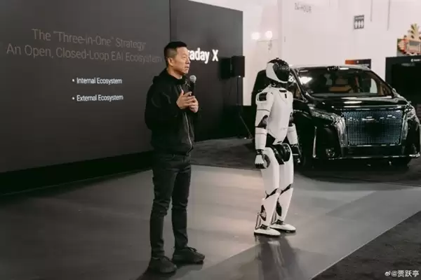 贾跃亭发布FF三大系列机器人 网友脑洞：贾总是时候进军商业航天了