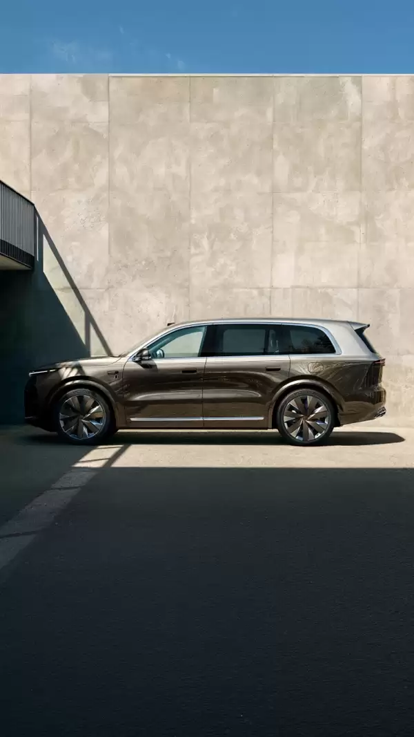 500万以内最好的SUV换代！全新一代理想L9官宣：Livis版本售价55.98万元 搭载全球最强智驾大脑