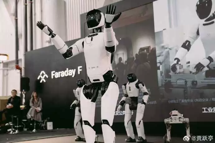 定价2499美元起!贾跃亭发布人形机器人