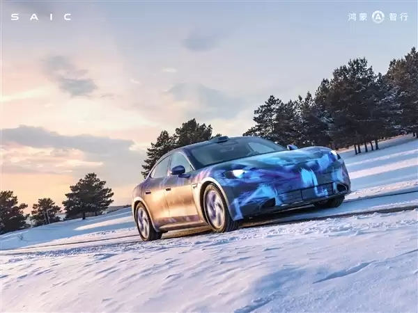 尚界汽车辟谣Z7冬测图是AI生成:均为实拍!保密需要进行了模糊处理