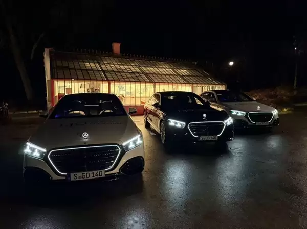 新一代奔驰S级出现在上海街头 发光格栅太炸了