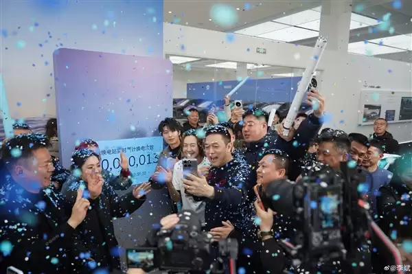 蔚来达成100000000次换电里程碑 李斌发长文感谢