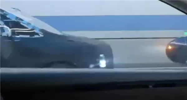 鸿蒙智行尊界MPV路试谍照曝光!延续家族设计 对标雷尔法