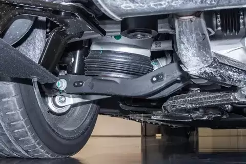 尊界S800旗舰MPV深度试驾:2.0T混动系统诠释高端商务与家庭出行新标杆